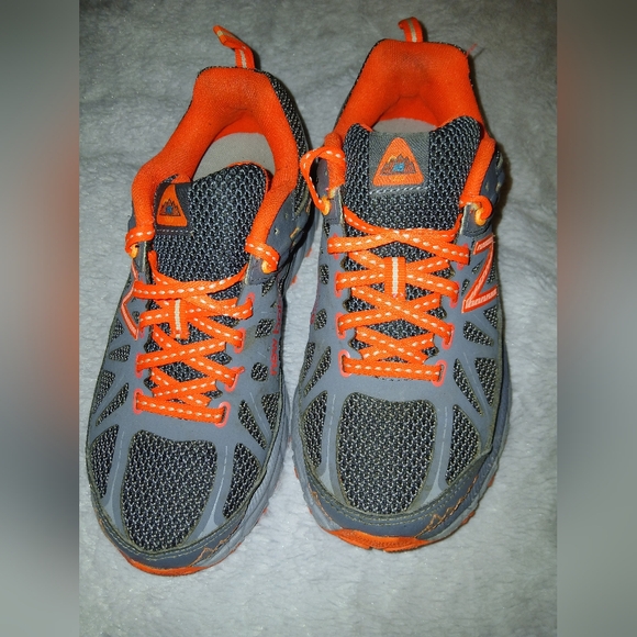New Balance 610v4 Women’s Trail Running Sneakers - Picture 6 of 13